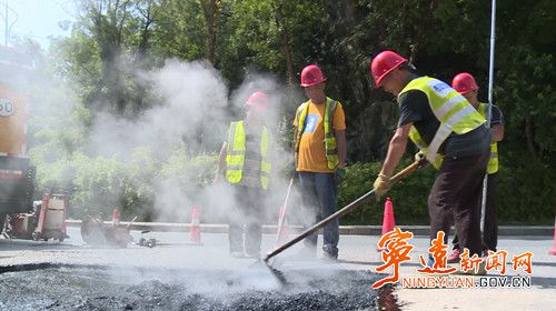 寧遠 戰(zhàn)高溫保暢通，市政維護不“打烊”